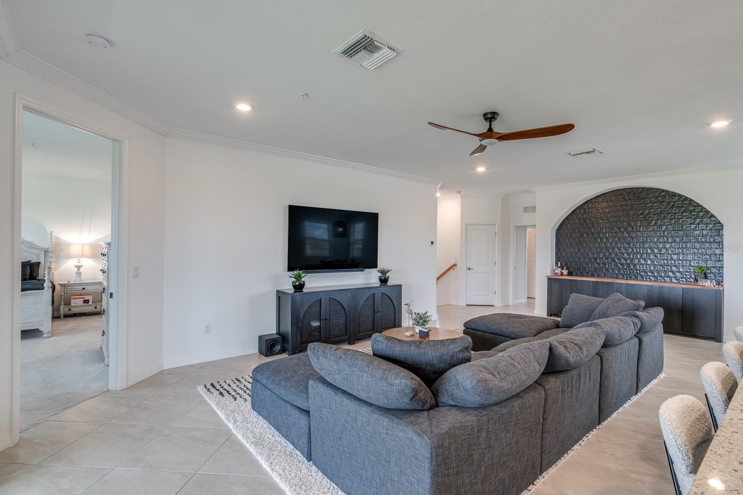 6005 WORSHAM LN #102, BRADENTON, FL, 34211