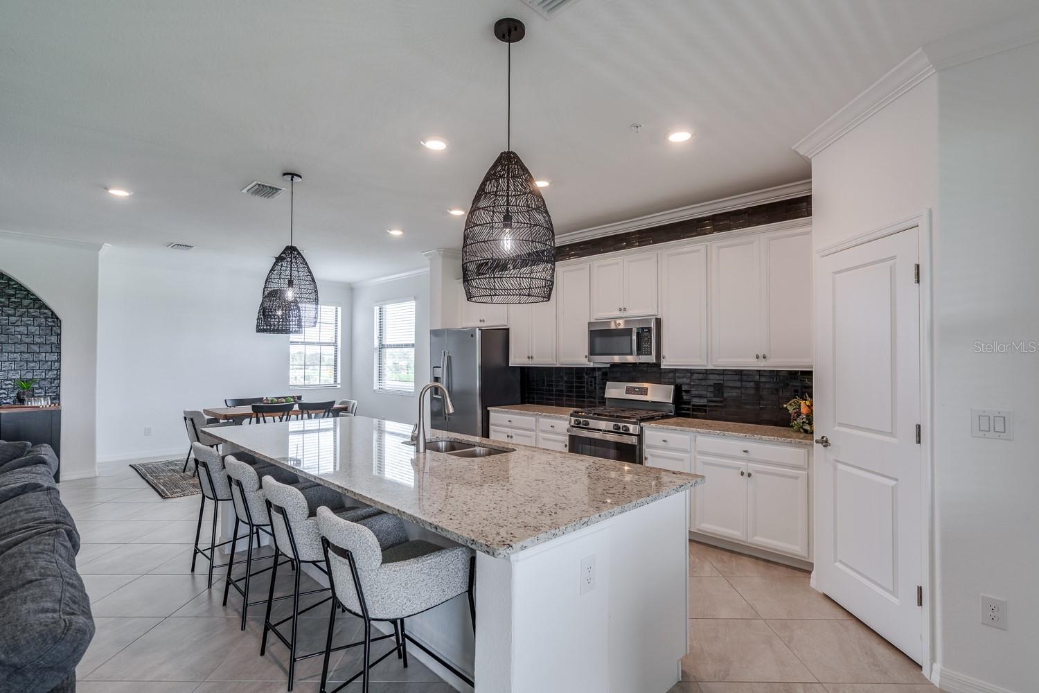 6005 WORSHAM LN #102, BRADENTON, FL, 34211