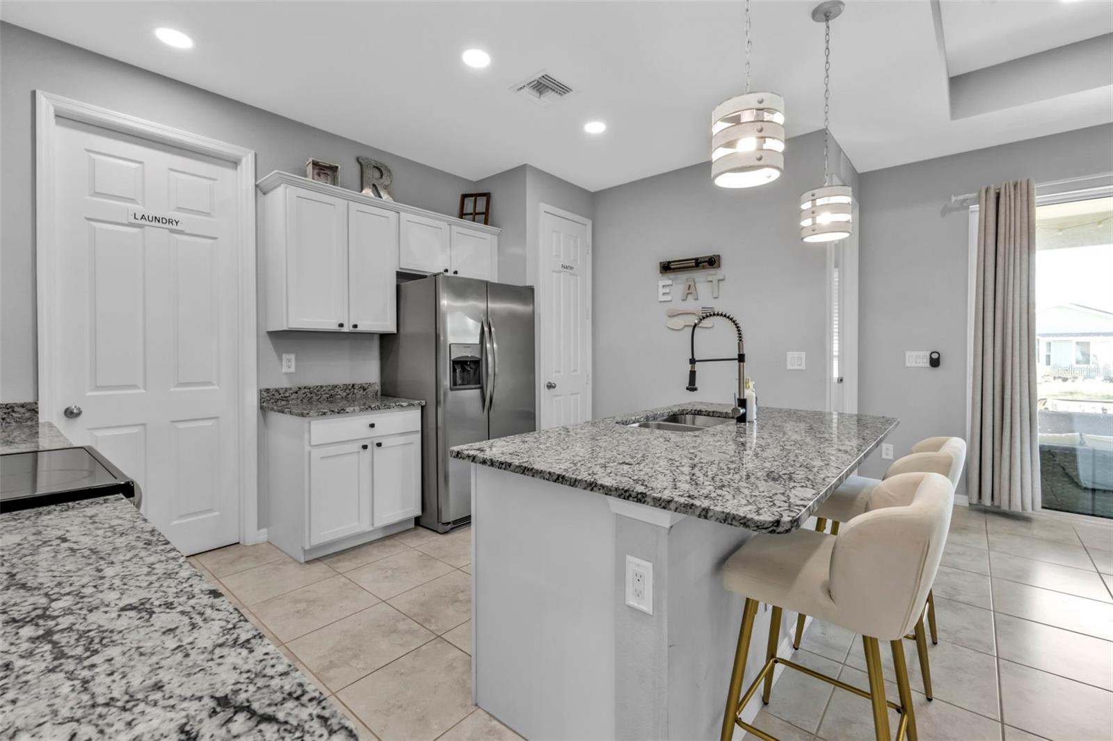 206 SANTAREM CIR, PUNTA GORDA, FL, 33983