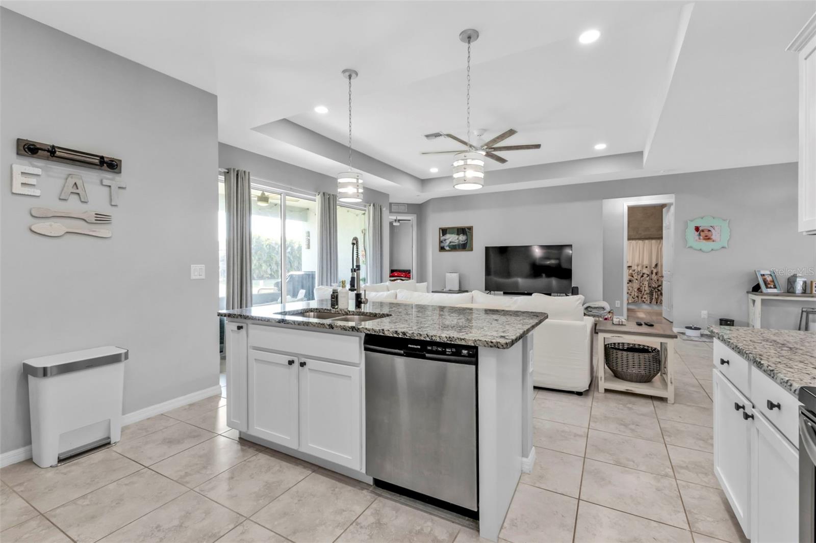 206 SANTAREM CIR, PUNTA GORDA, FL, 33983