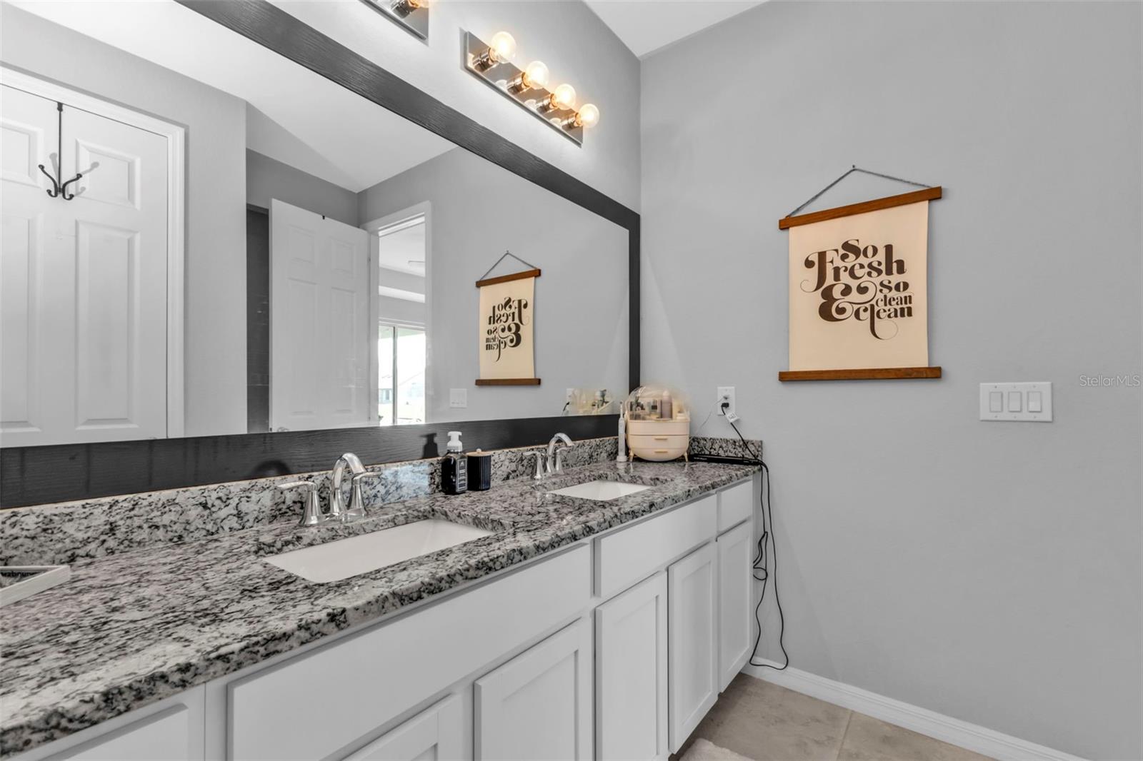 206 SANTAREM CIR, PUNTA GORDA, FL, 33983