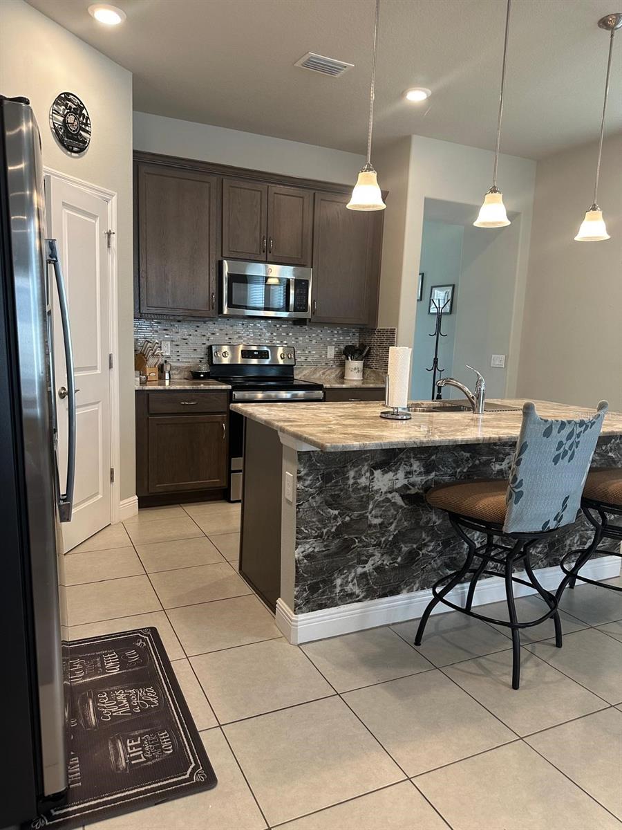 1556 N RIVER CIR, TARPON SPRINGS, FL, 34689