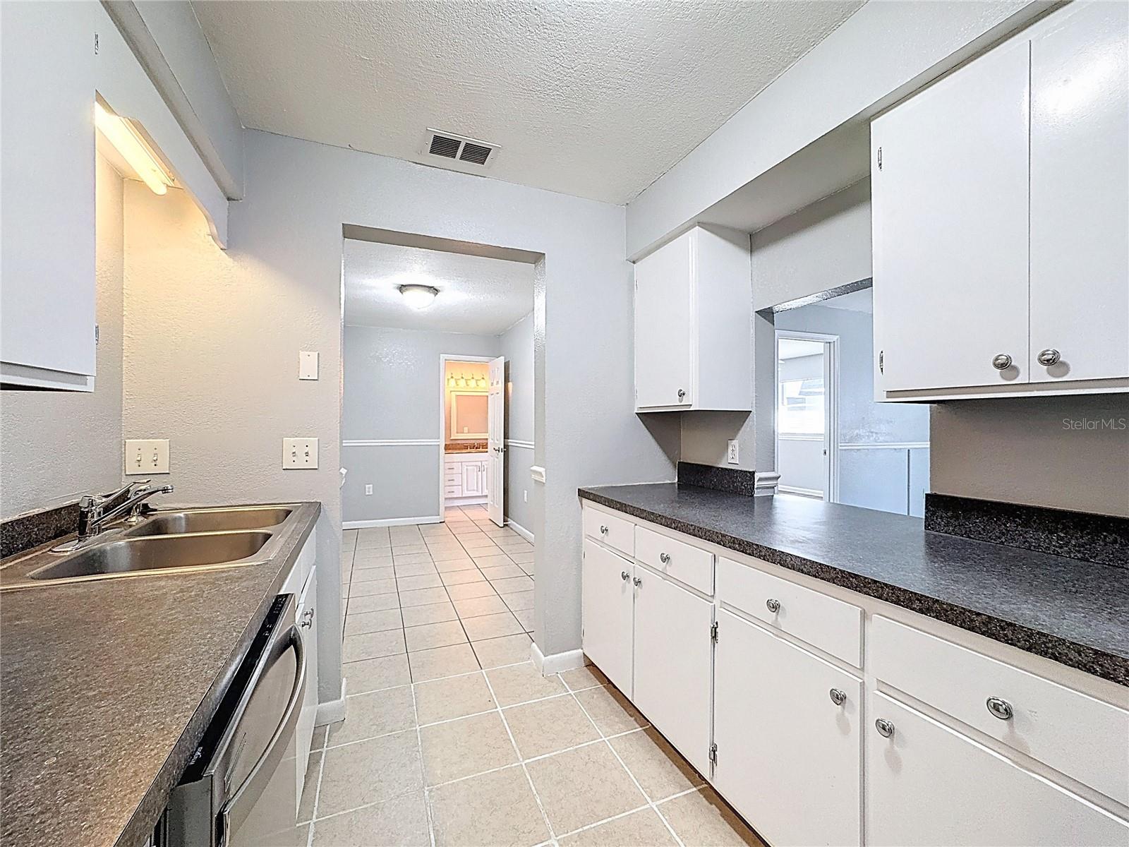 5509 FOUNTAIN LAKE CIR #C204, BRADENTON, FL, 34207