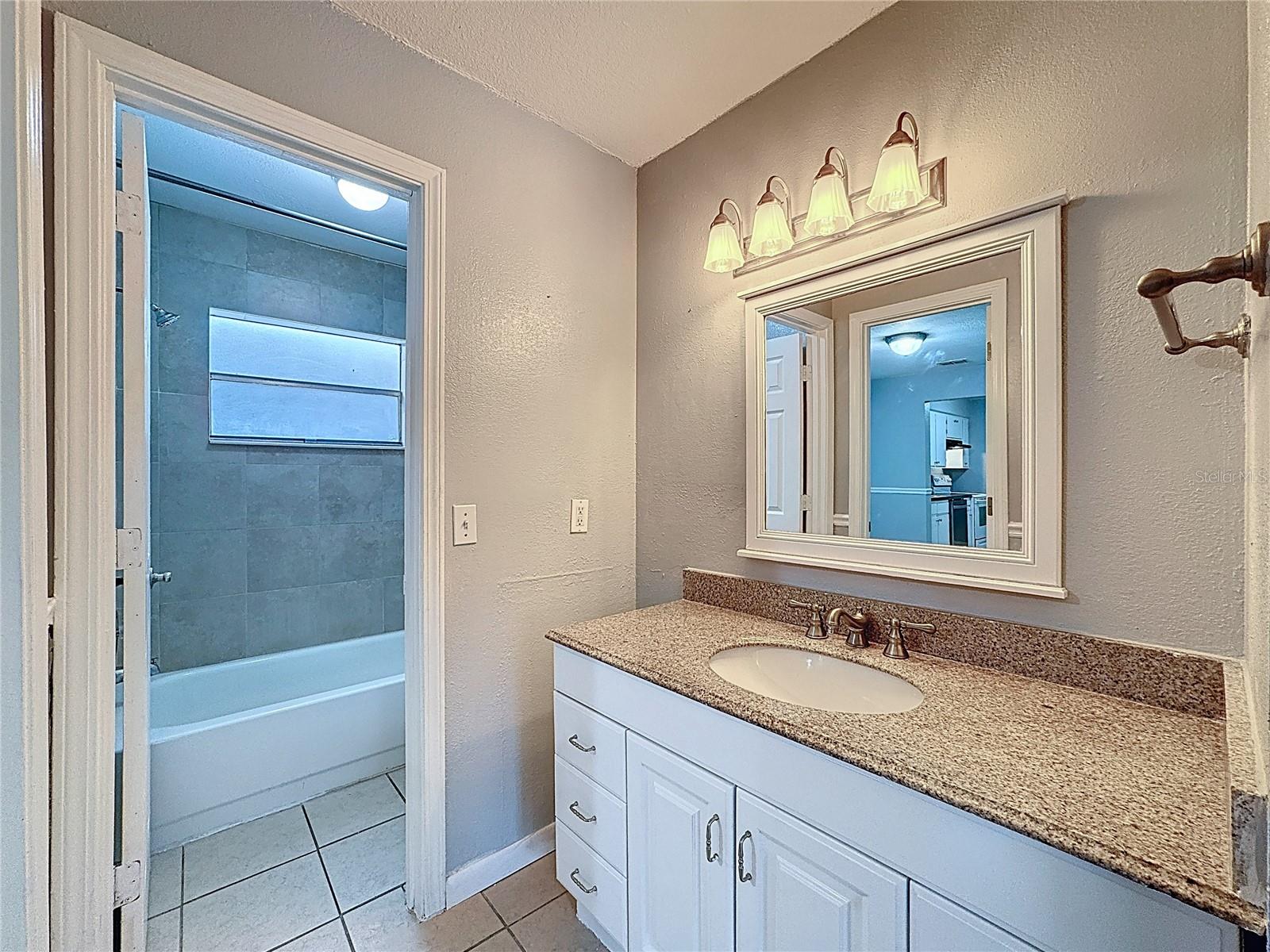 5509 FOUNTAIN LAKE CIR #C204, BRADENTON, FL, 34207