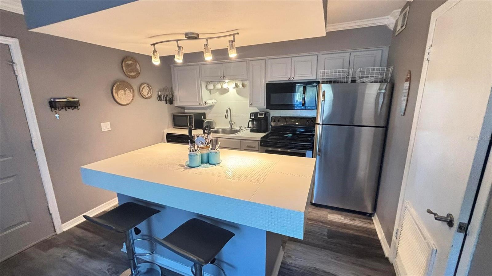 10200 GANDY BLVD N #405, ST PETERSBURG, FL, 33702