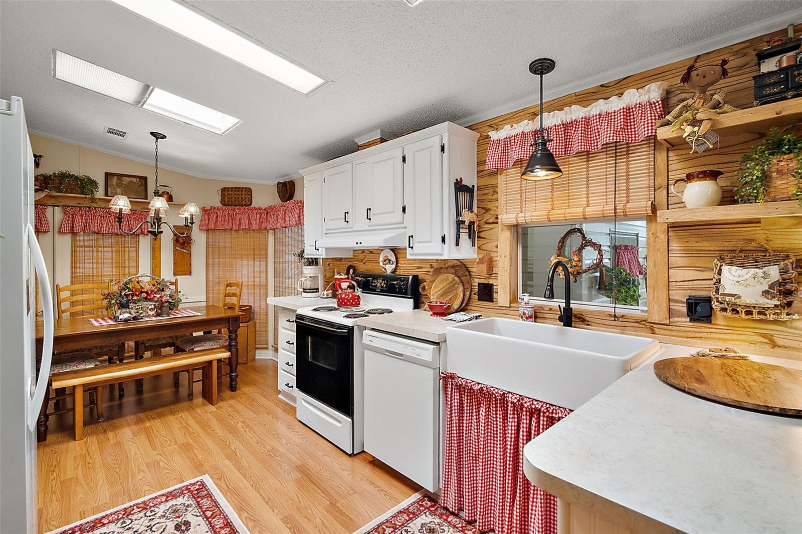 313 WESTWOOD DR, LEESBURG, FL, 34748