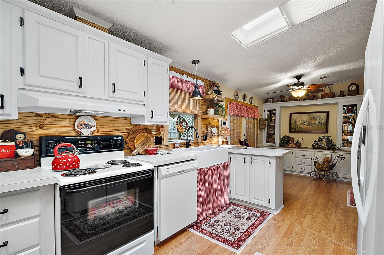 313 WESTWOOD DR, LEESBURG, FL, 34748
