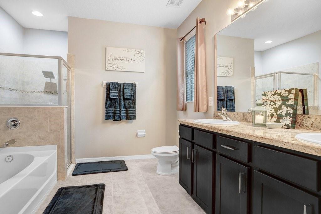 1136 LAUREN MANOR LOOP, RUSKIN, FL, 33570
