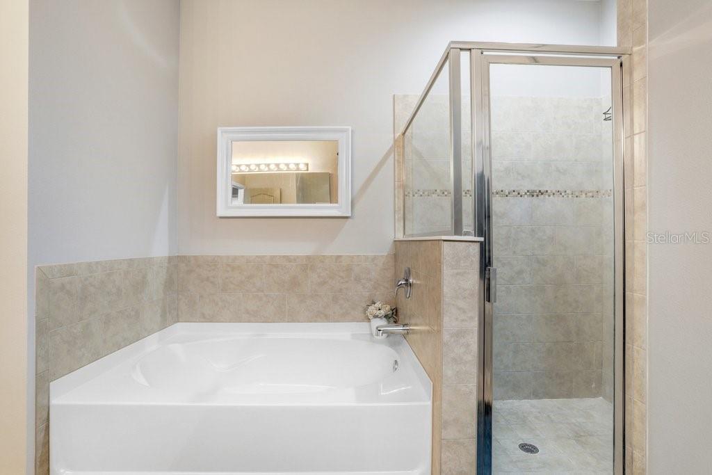 1136 LAUREN MANOR LOOP, RUSKIN, FL, 33570