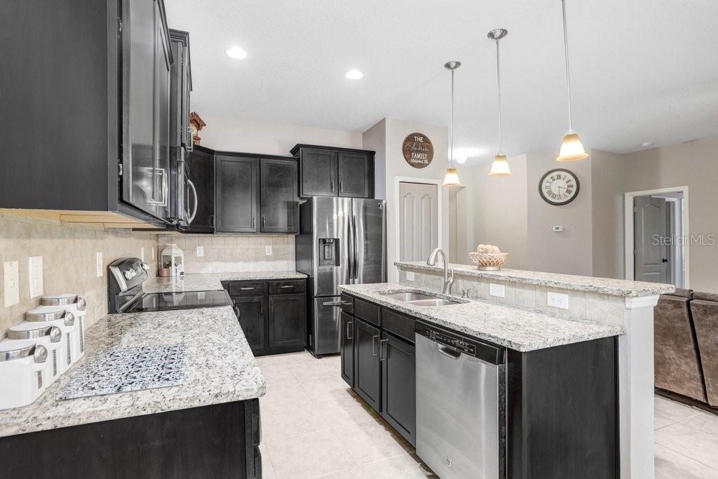 1136 LAUREN MANOR LOOP, RUSKIN, FL, 33570