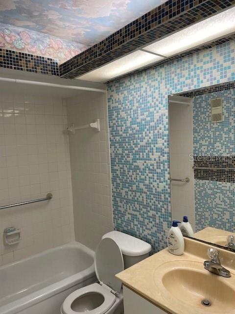 2700 NEBRASKA AVE #3-103, PALM HARBOR, FL, 34684