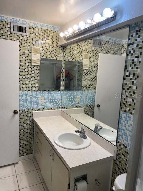 2700 NEBRASKA AVE #3-103, PALM HARBOR, FL, 34684