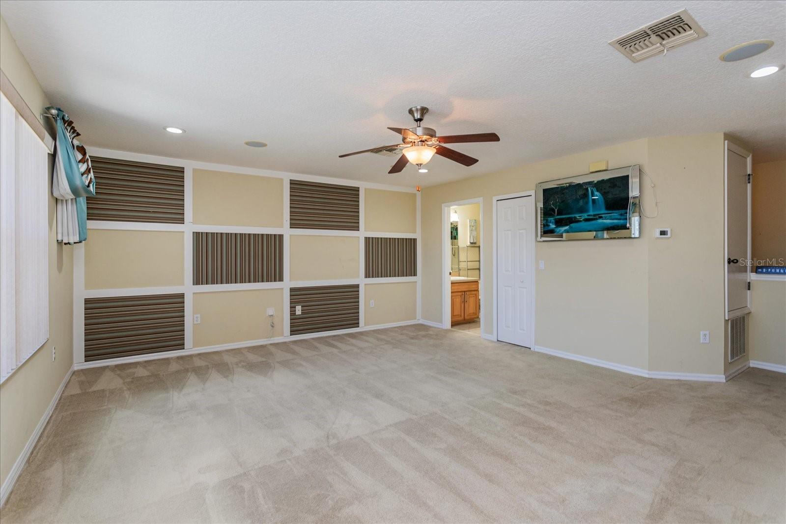 303 WHITE WATER BAY DR, GROVELAND, FL, 34736