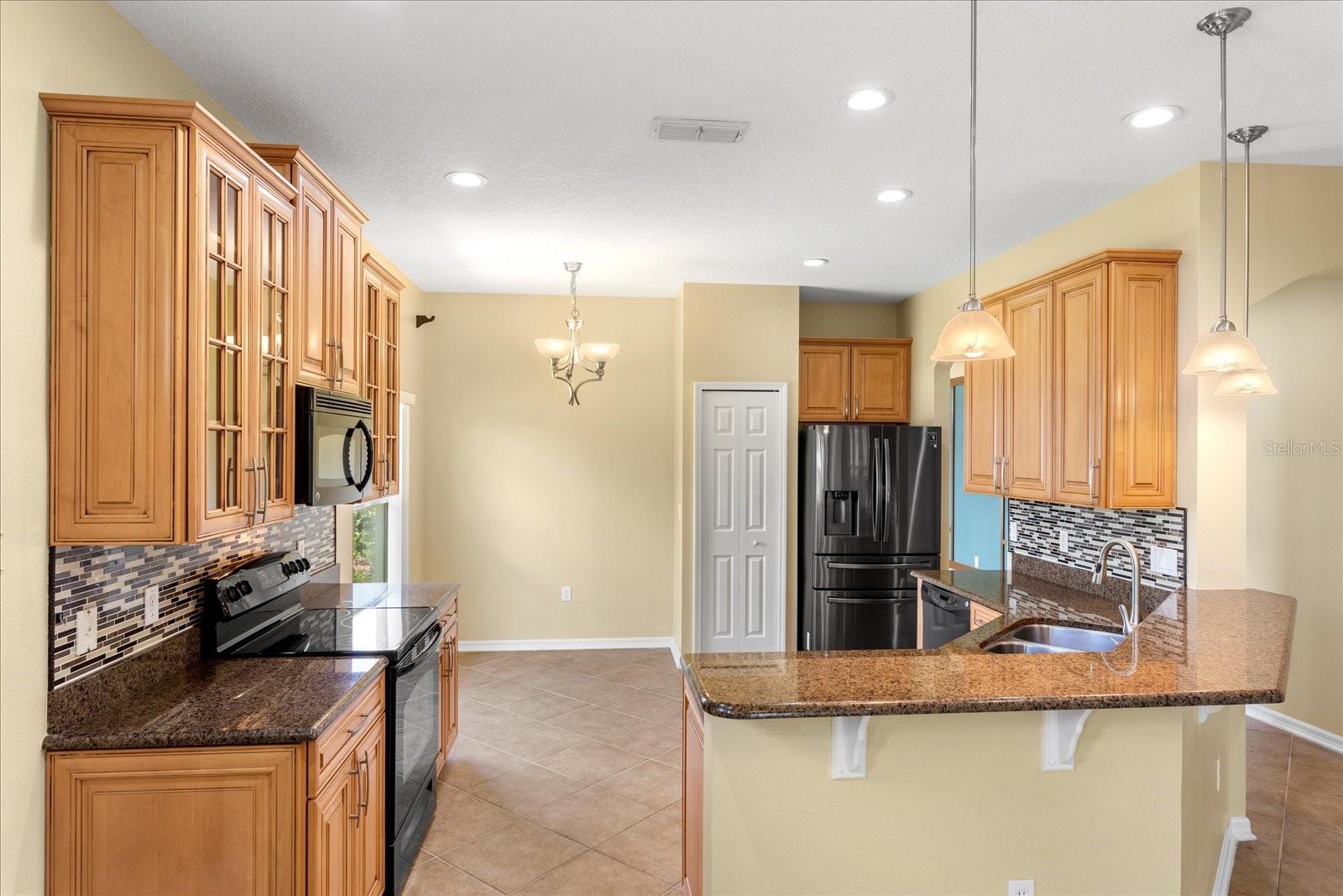 303 WHITE WATER BAY DR, GROVELAND, FL, 34736
