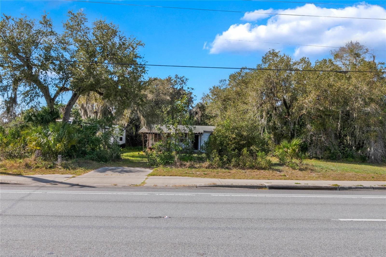 572 N SR 415, OSTEEN, FL, 32764