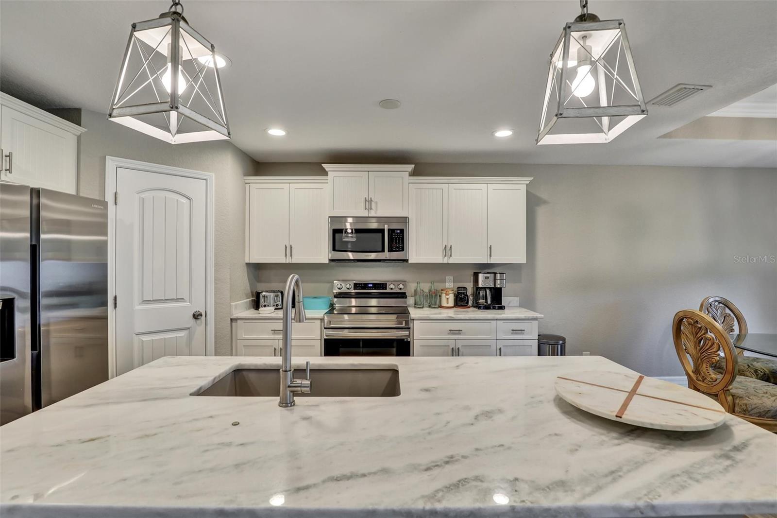 470 SUNSET RD N, ROTONDA WEST, FL, 33947