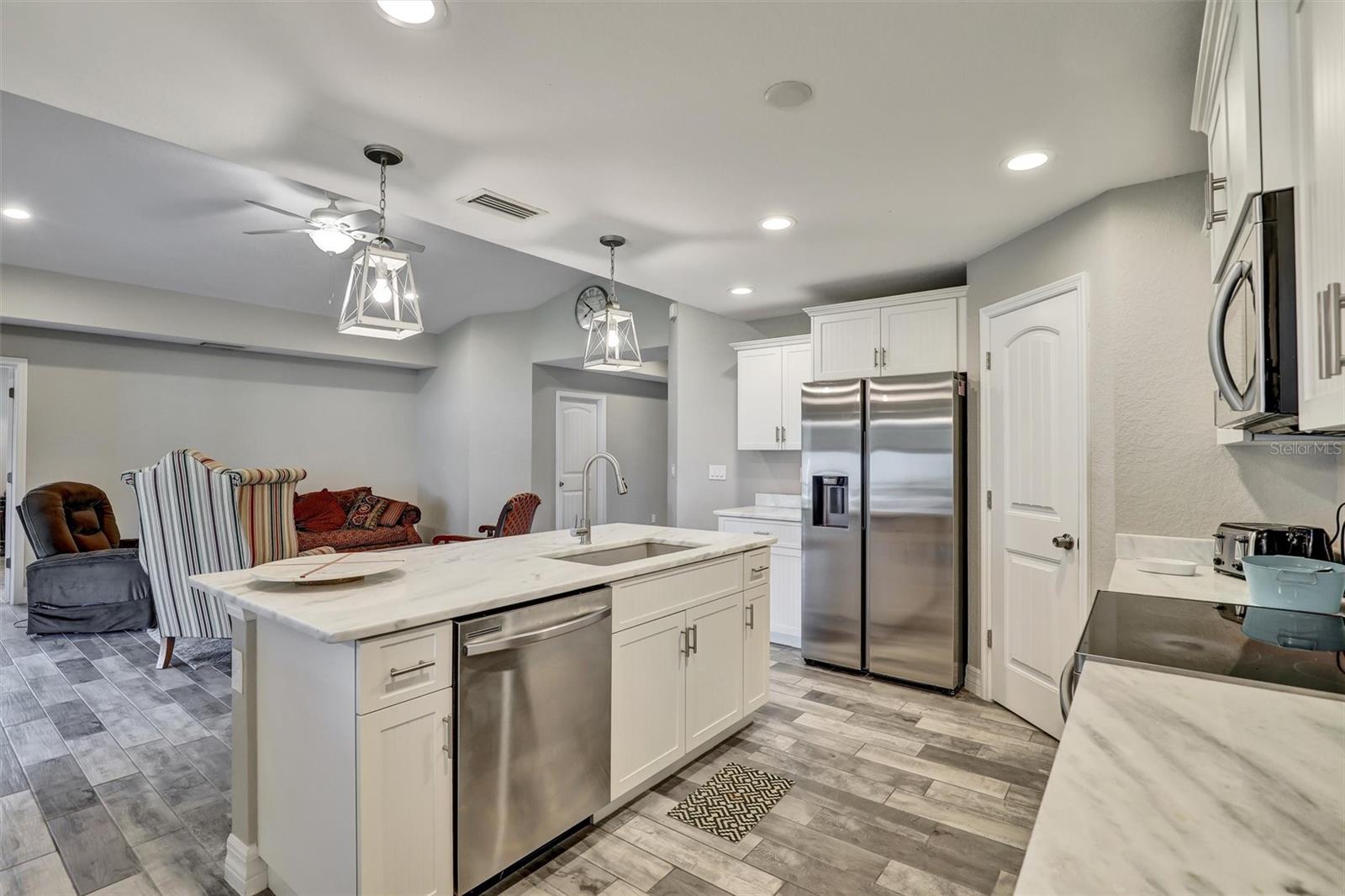 470 SUNSET RD N, ROTONDA WEST, FL, 33947
