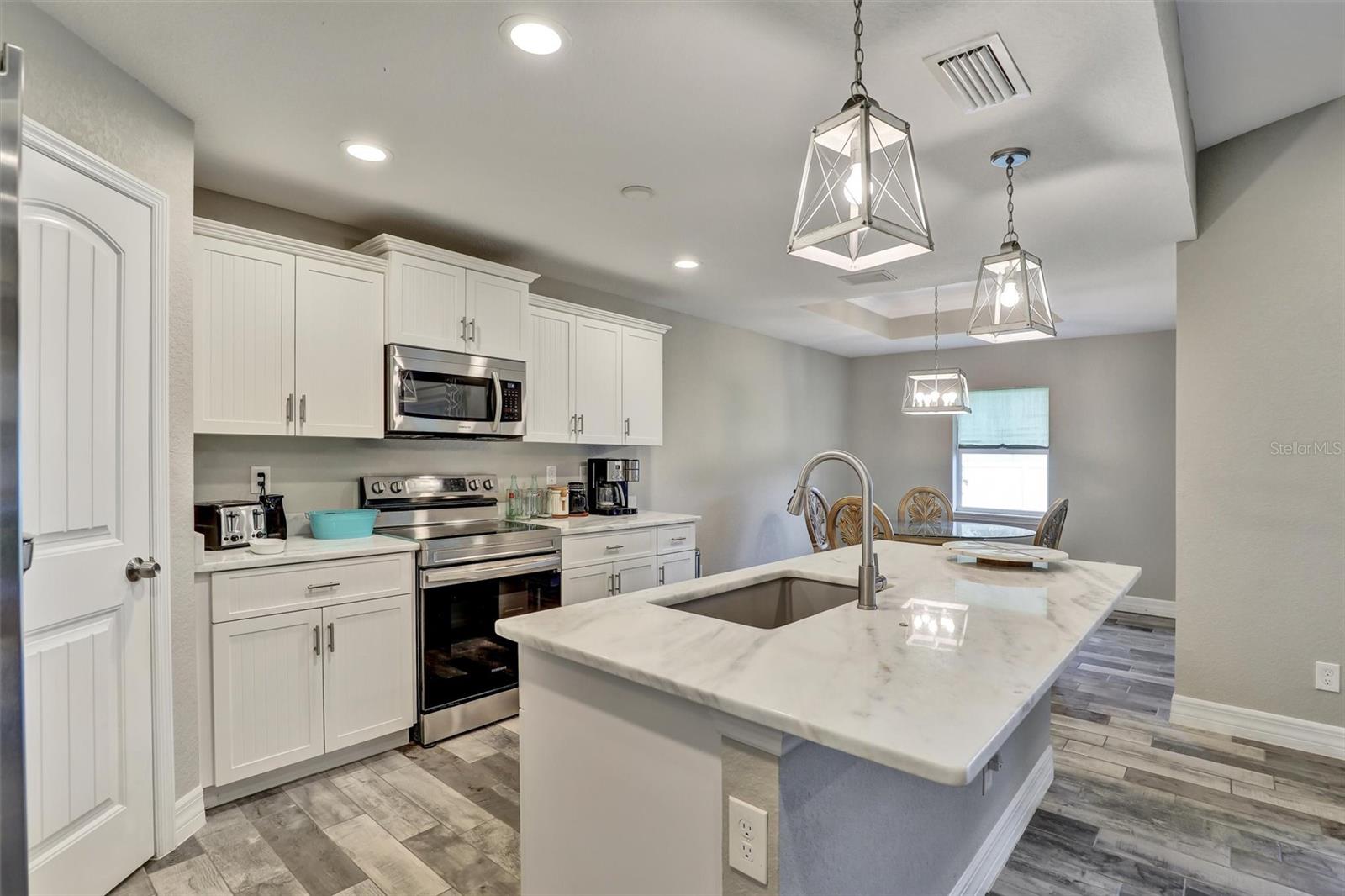 470 SUNSET RD N, ROTONDA WEST, FL, 33947