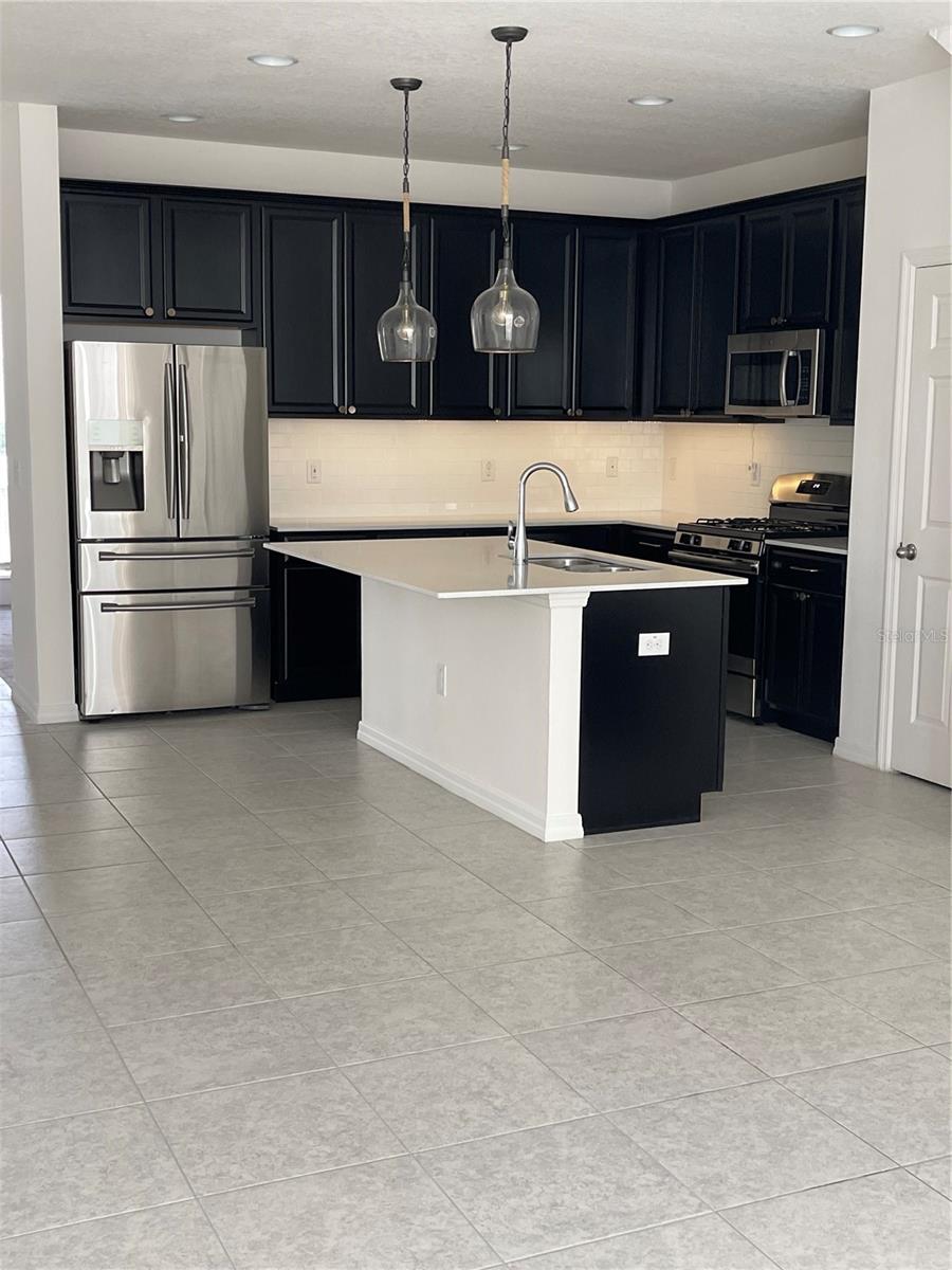 6301 CAMINO DR, APOLLO BEACH, FL, 33572