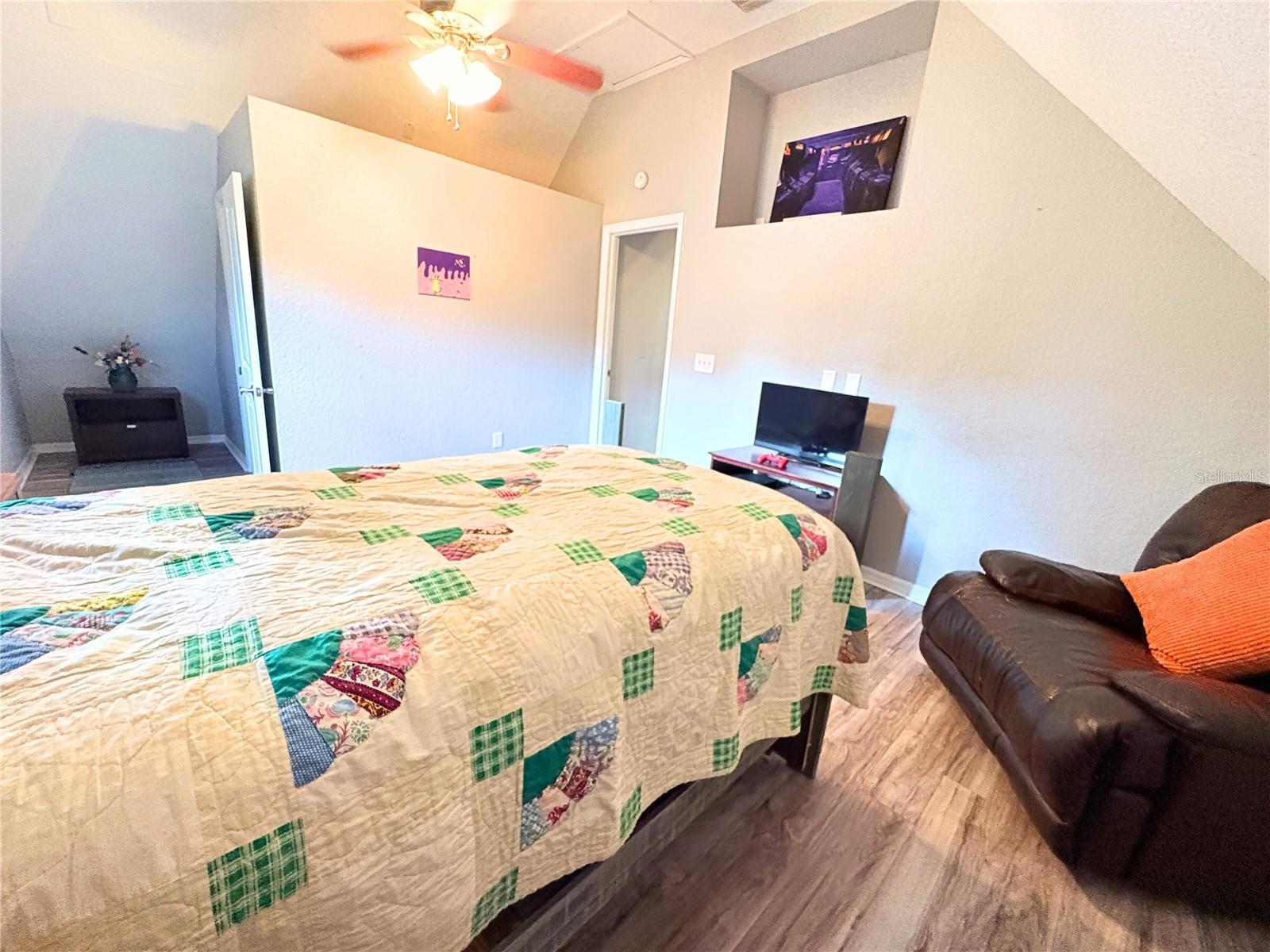 25704 ABERDOVEY AVE, SORRENTO, FL, 32776