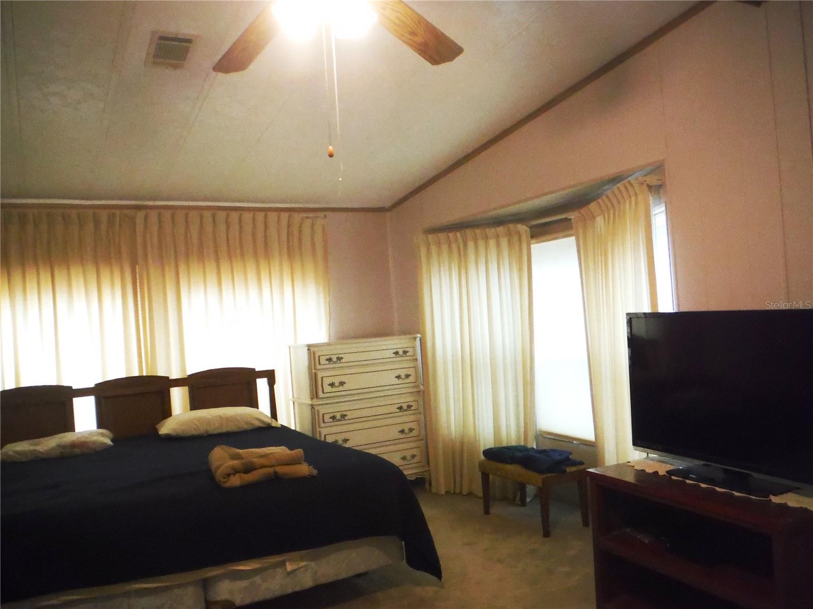 133 CLUBVIEW DR #137, SAFETY HARBOR, FL, 34695