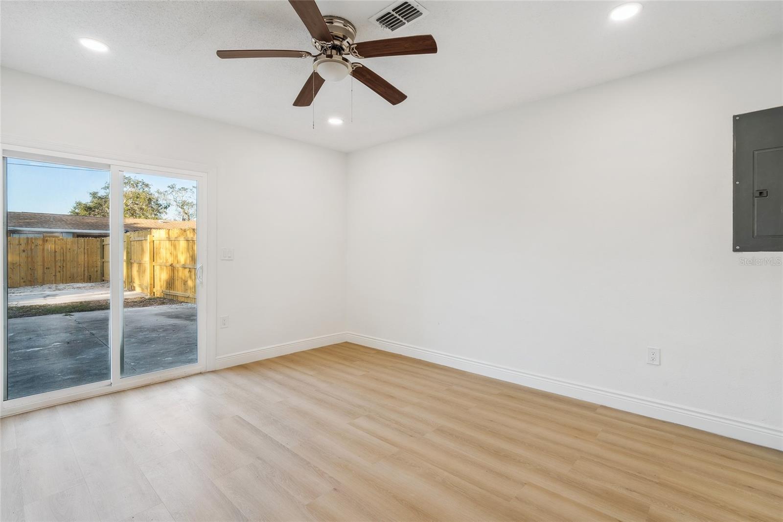 419 92ND AVE N, ST PETERSBURG, FL, 33702