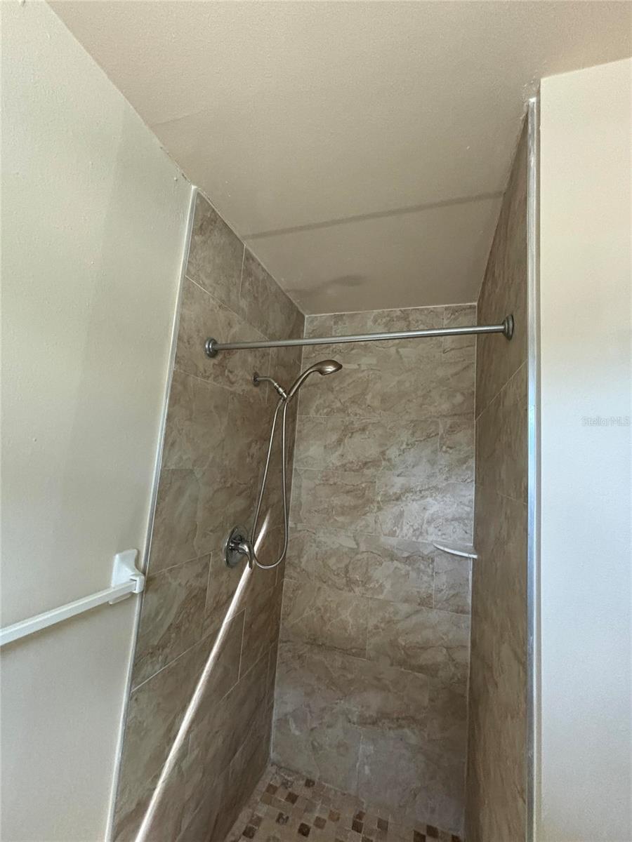 3235 DELRAY DR, TAMPA, FL, 33619