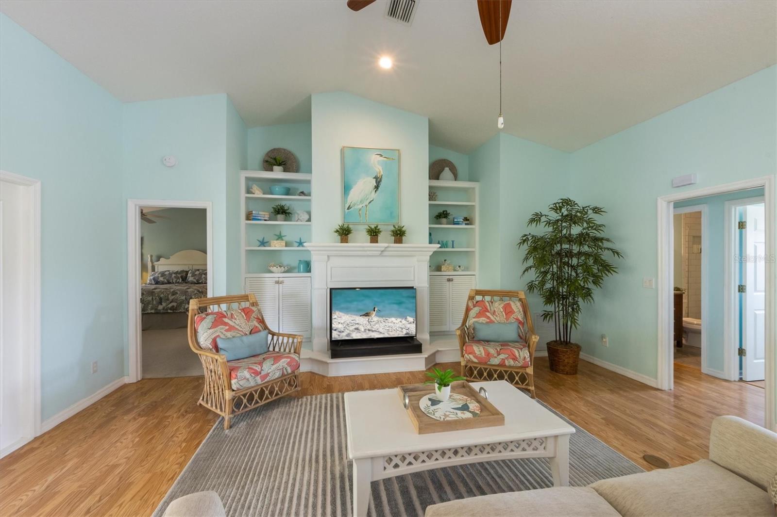 9 PALM HARBOR DR, HOLMES BEACH, FL, 34217
