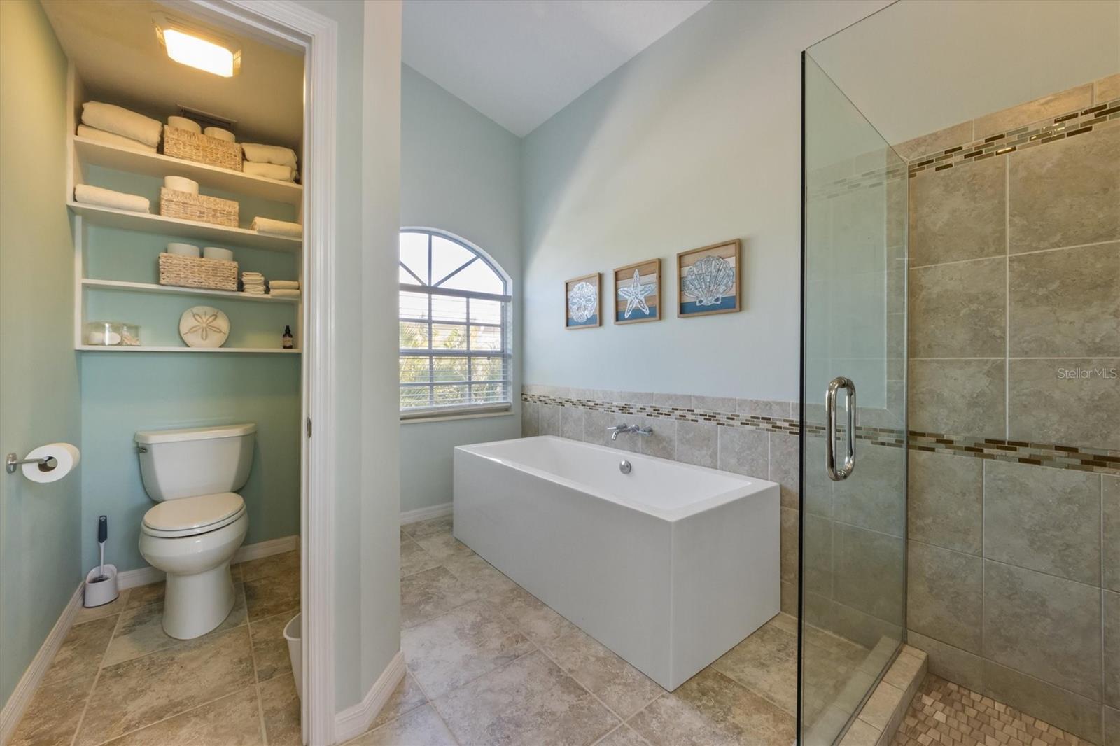 9 PALM HARBOR DR, HOLMES BEACH, FL, 34217