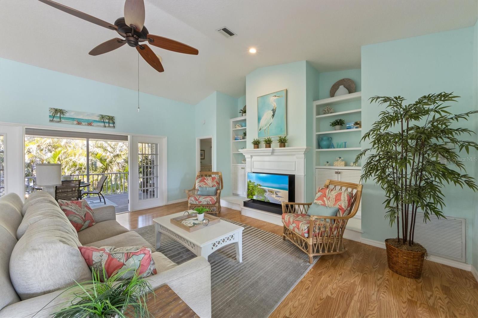 9 PALM HARBOR DR, HOLMES BEACH, FL, 34217