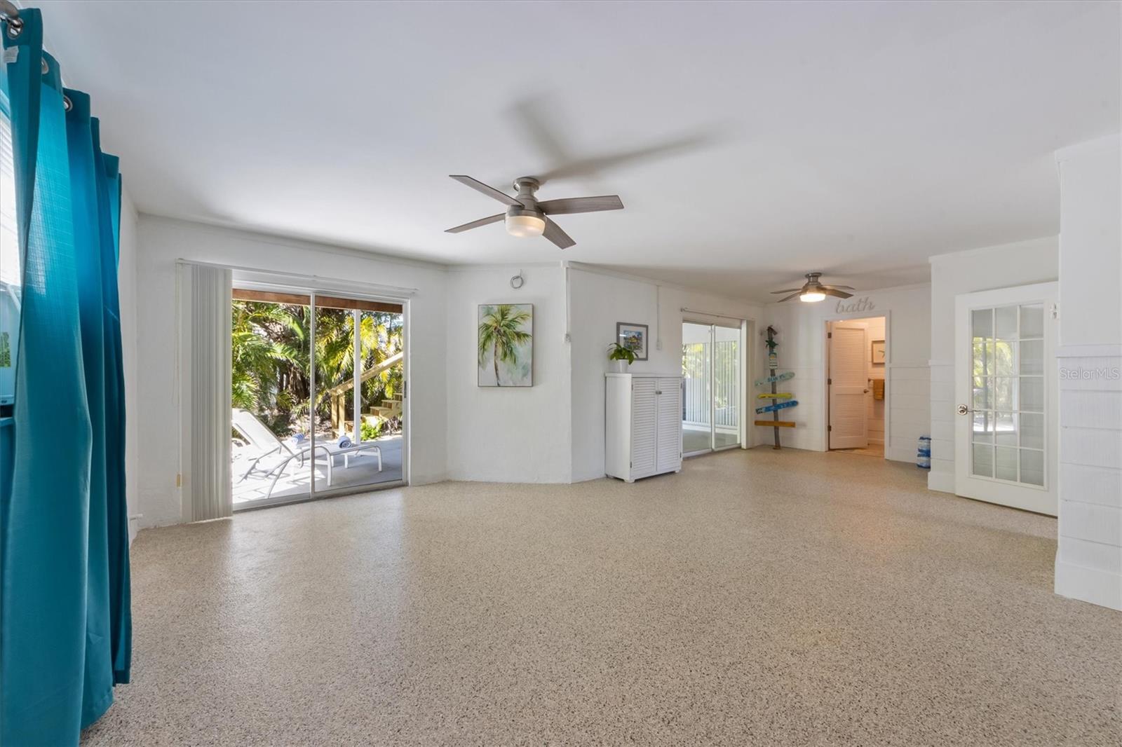 9 PALM HARBOR DR, HOLMES BEACH, FL, 34217