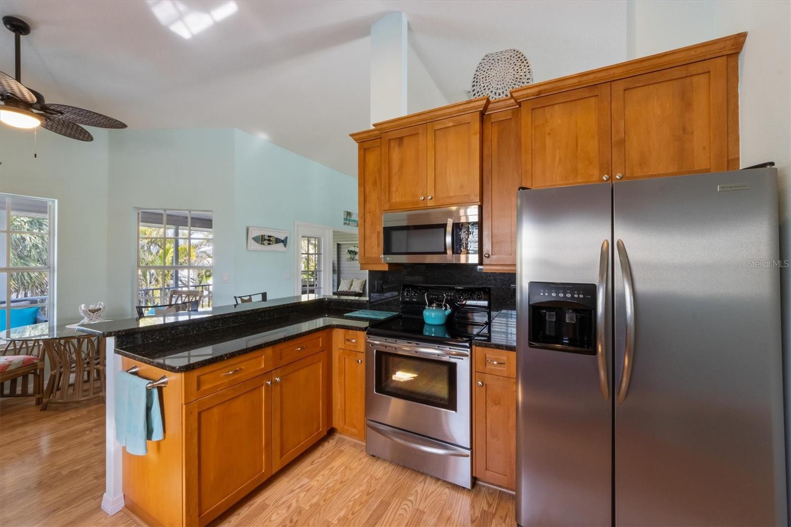 9 PALM HARBOR DR, HOLMES BEACH, FL, 34217