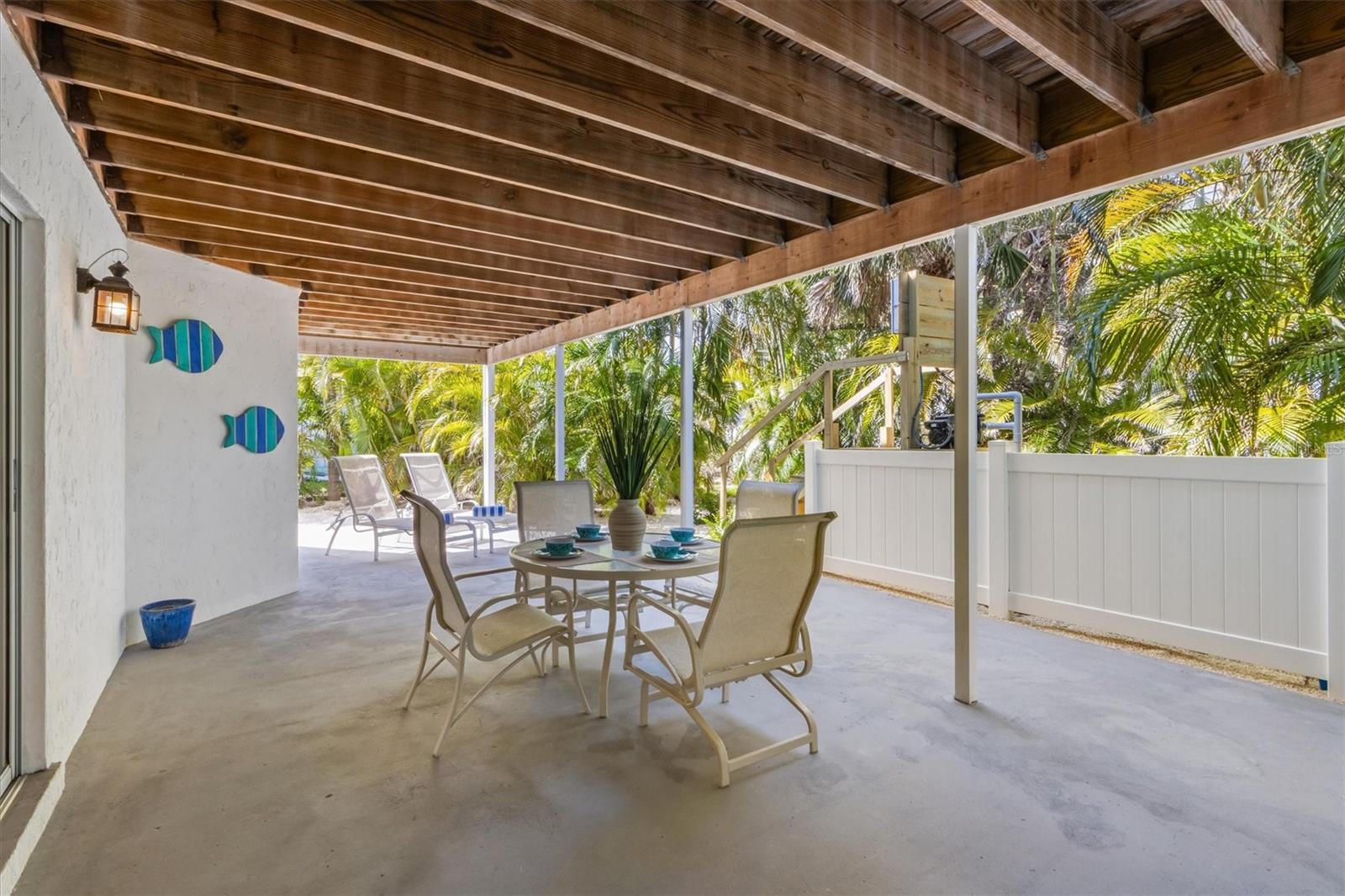 9 PALM HARBOR DR, HOLMES BEACH, FL, 34217