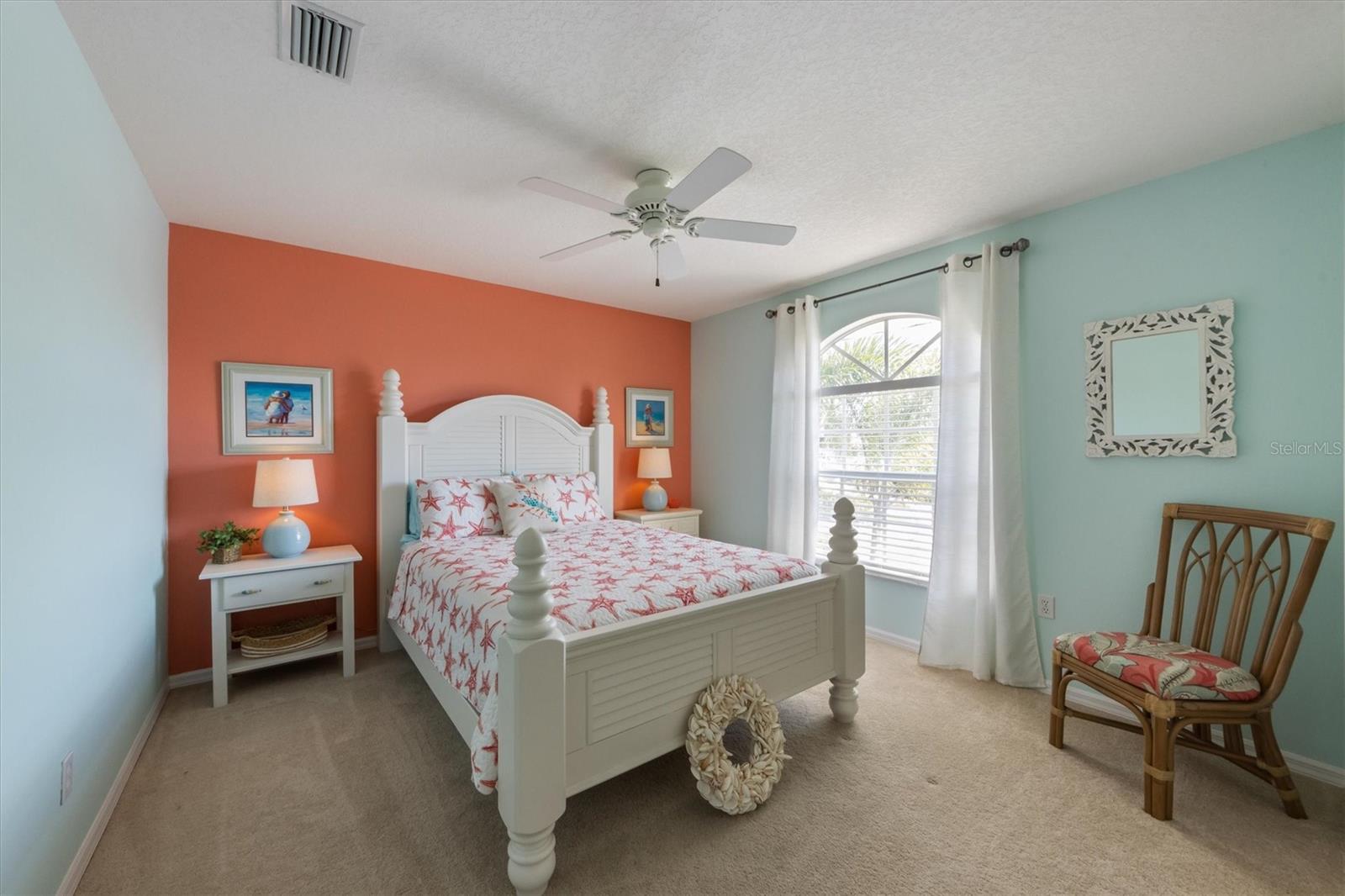 9 PALM HARBOR DR, HOLMES BEACH, FL, 34217