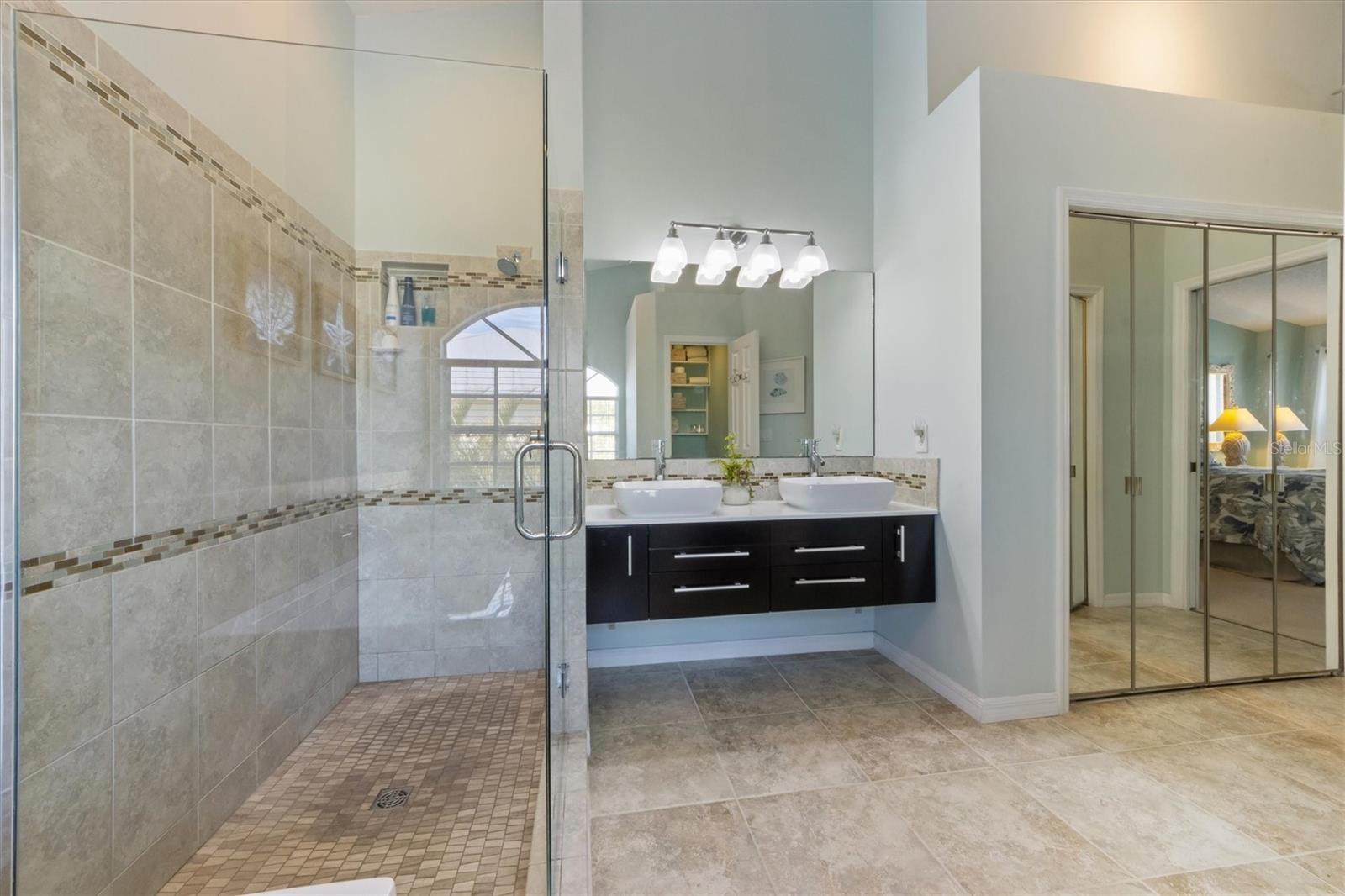 9 PALM HARBOR DR, HOLMES BEACH, FL, 34217