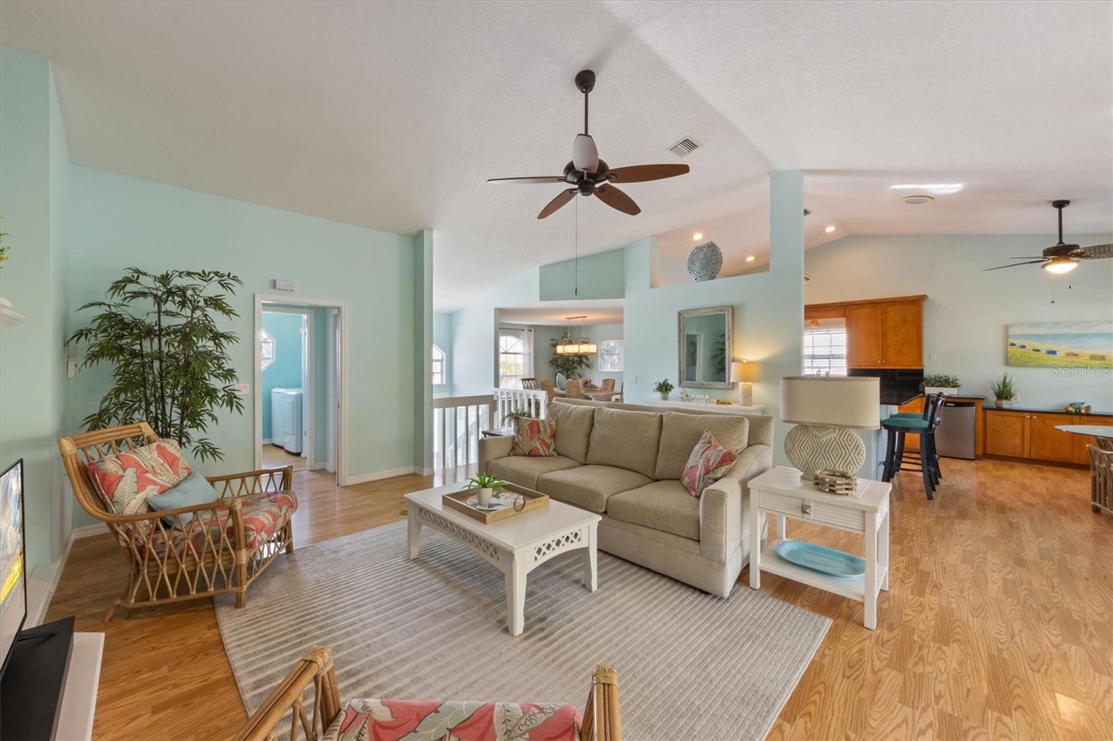 9 PALM HARBOR DR, HOLMES BEACH, FL, 34217
