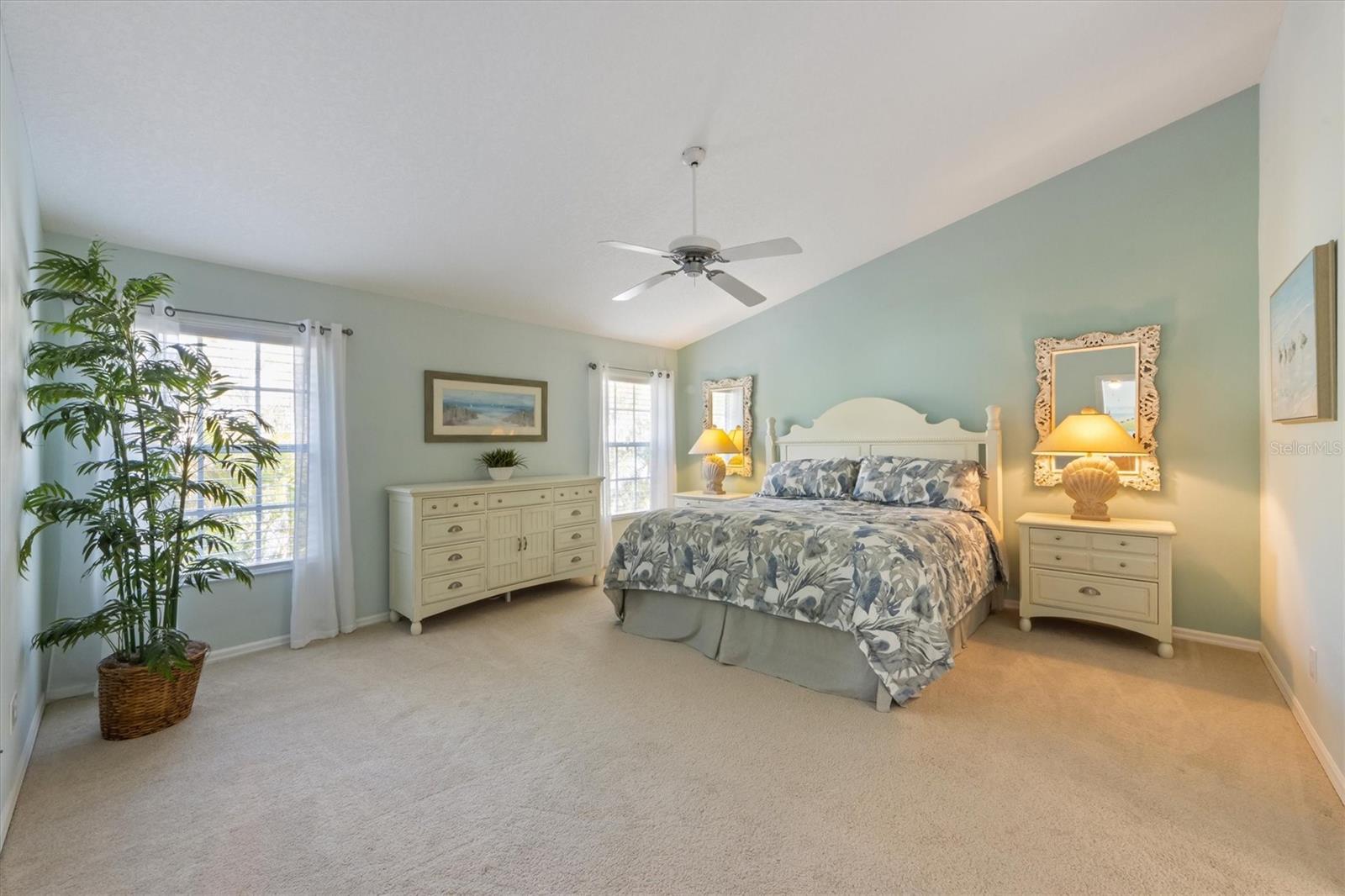 9 PALM HARBOR DR, HOLMES BEACH, FL, 34217