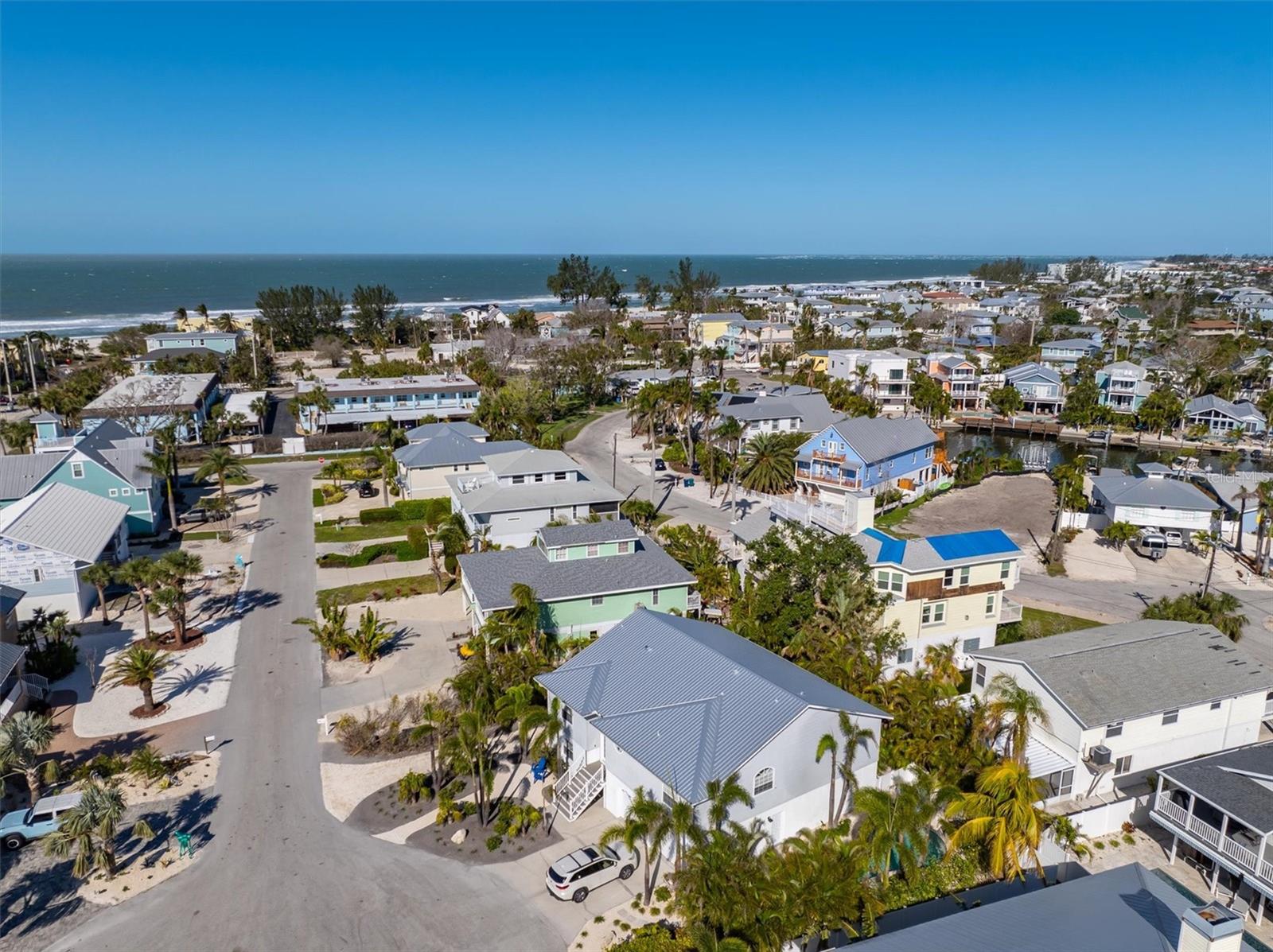 9 PALM HARBOR DR, HOLMES BEACH, FL, 34217