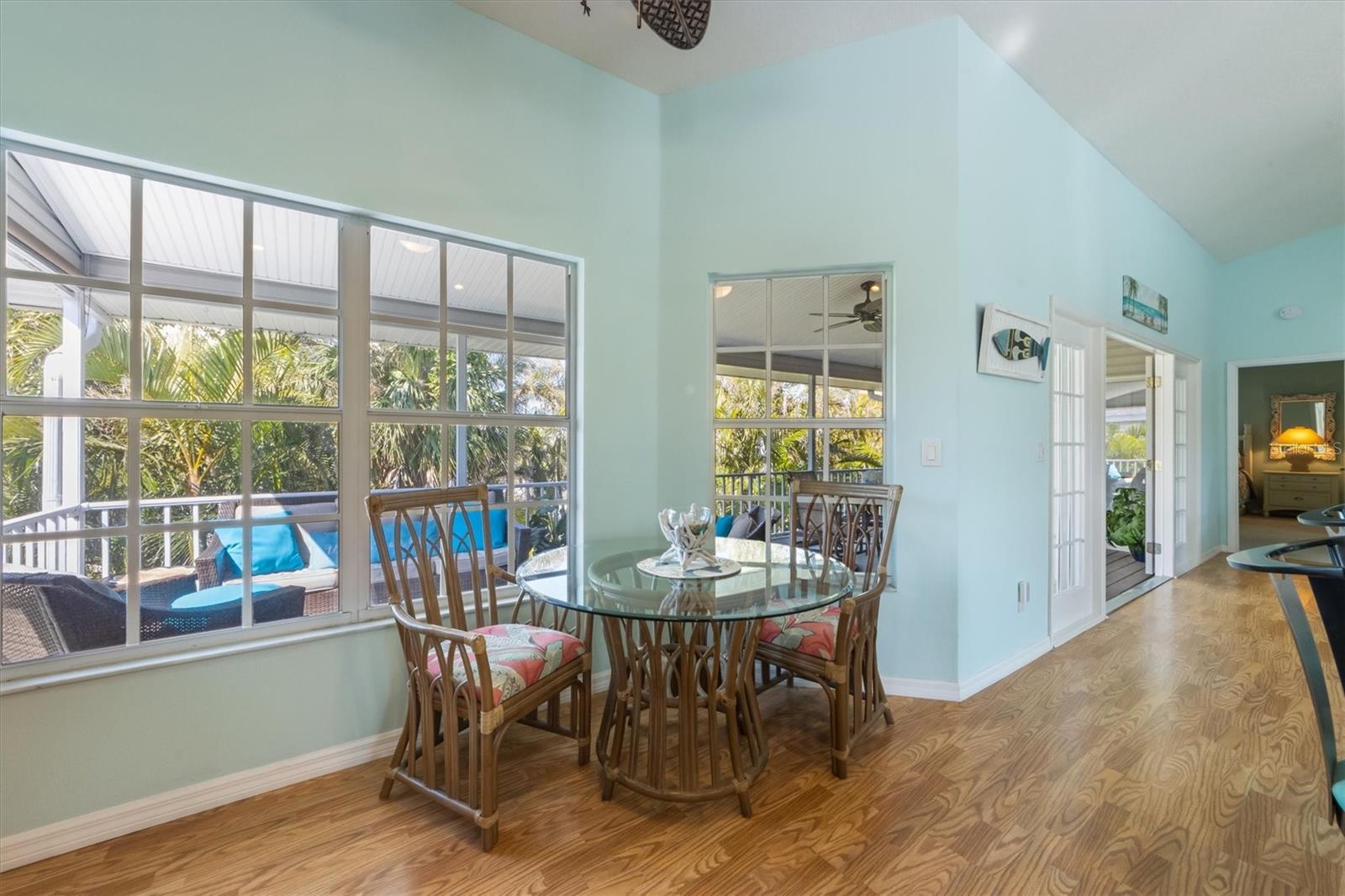 9 PALM HARBOR DR, HOLMES BEACH, FL, 34217