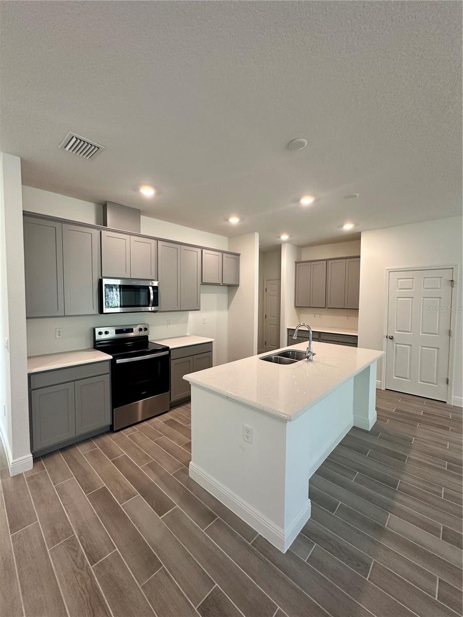 8 WOOD CREST LN, PALM COAST, FL, 32164