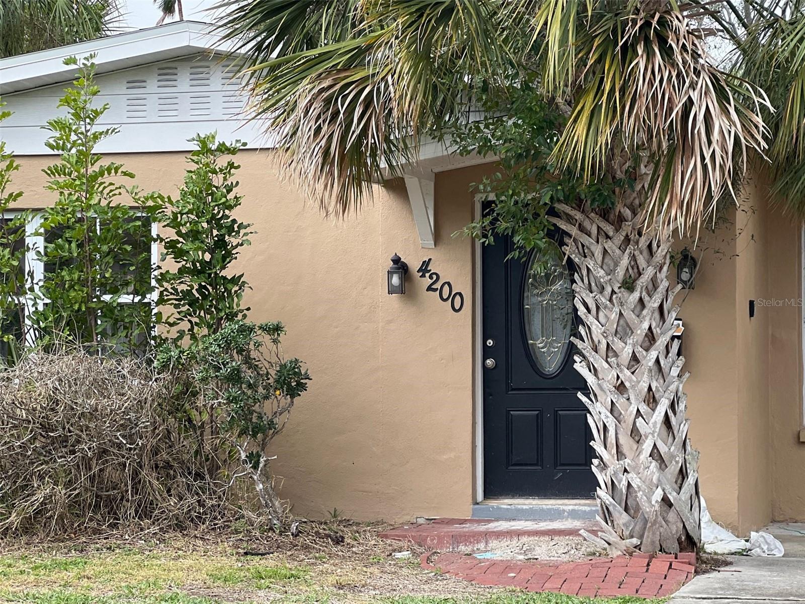 4200 HUNTINGTON ST NE, ST PETERSBURG, FL, 33703