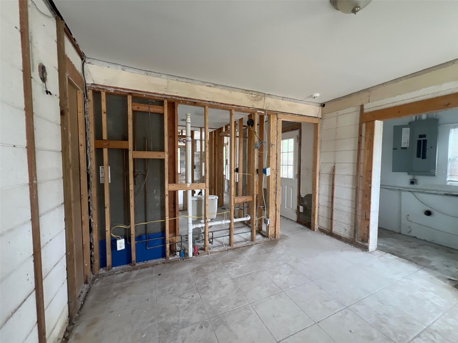 4200 HUNTINGTON ST NE, ST PETERSBURG, FL, 33703