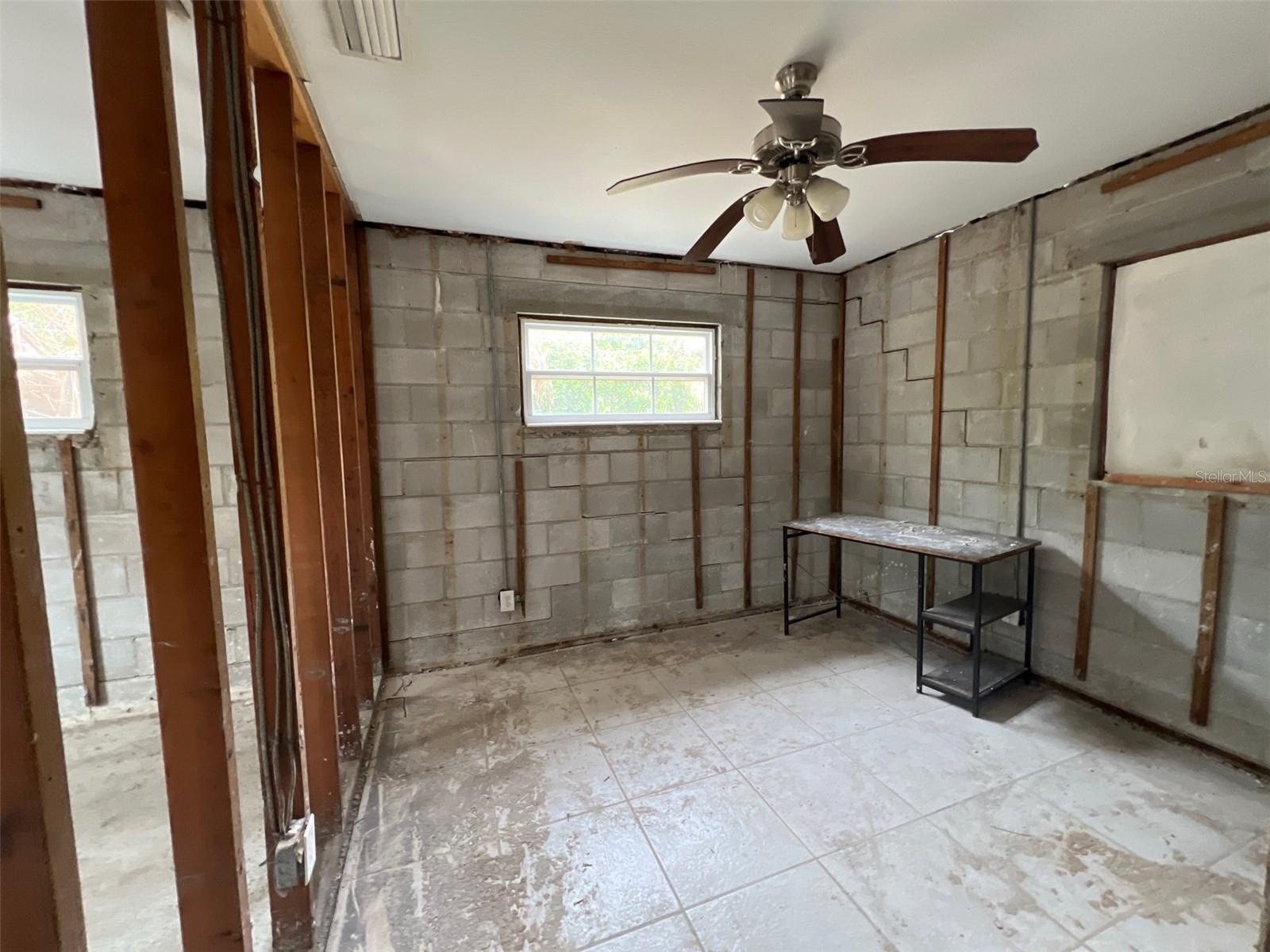 4200 HUNTINGTON ST NE, ST PETERSBURG, FL, 33703