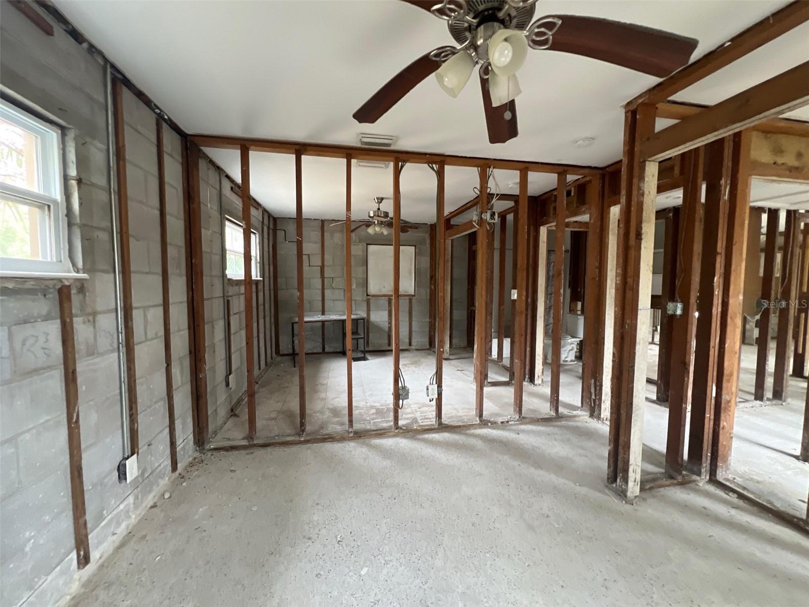 4200 HUNTINGTON ST NE, ST PETERSBURG, FL, 33703