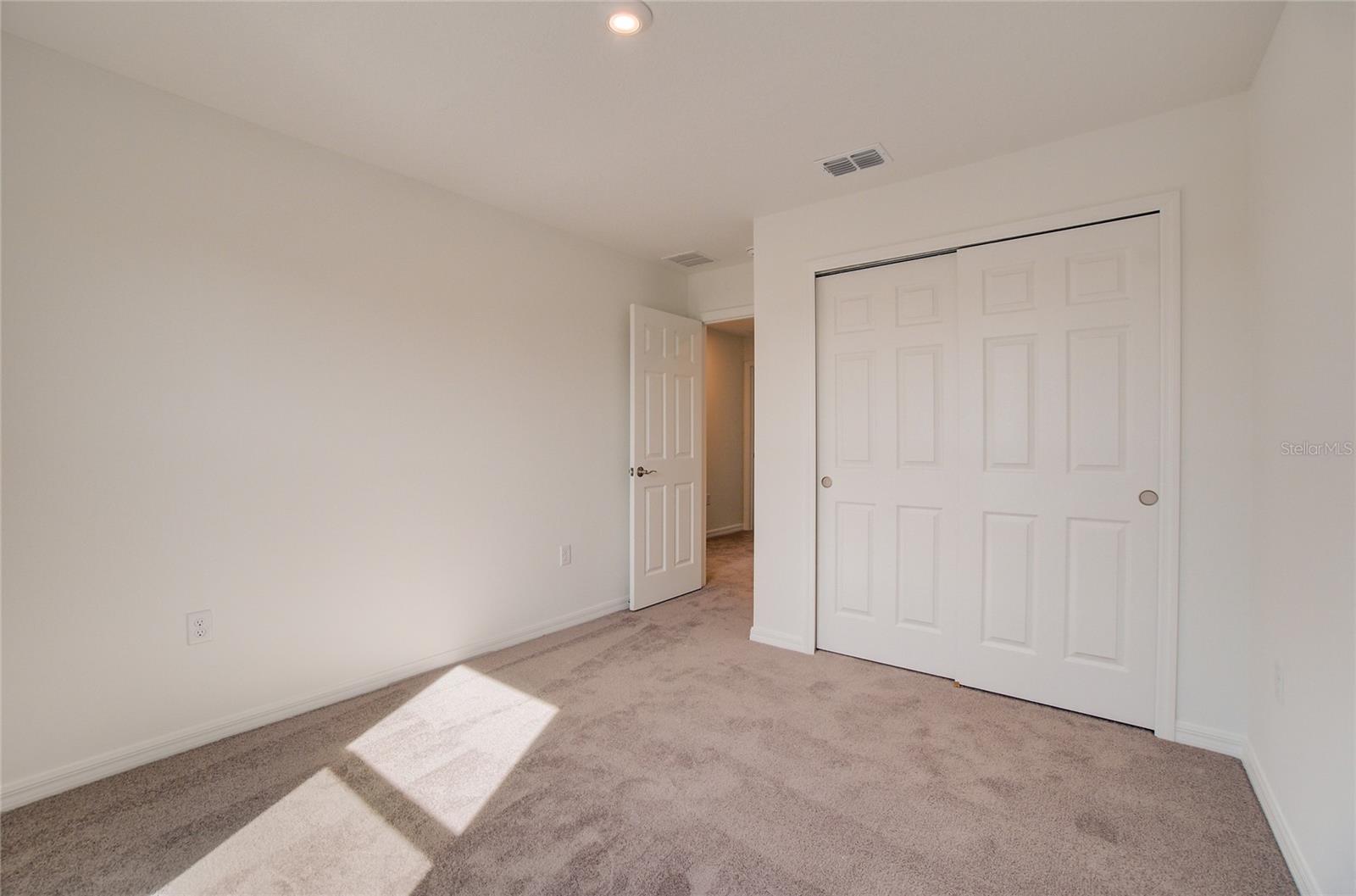 1136 CLAY BLVD, TAVARES, FL, 32778