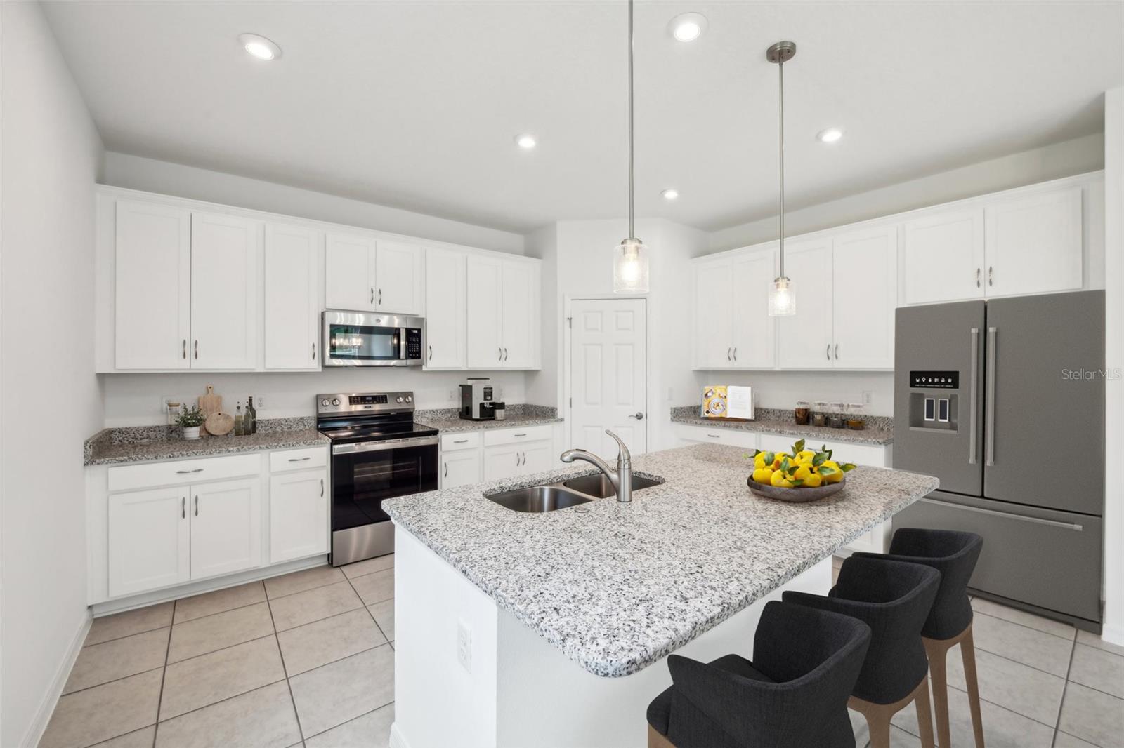 1136 CLAY BLVD, TAVARES, FL, 32778