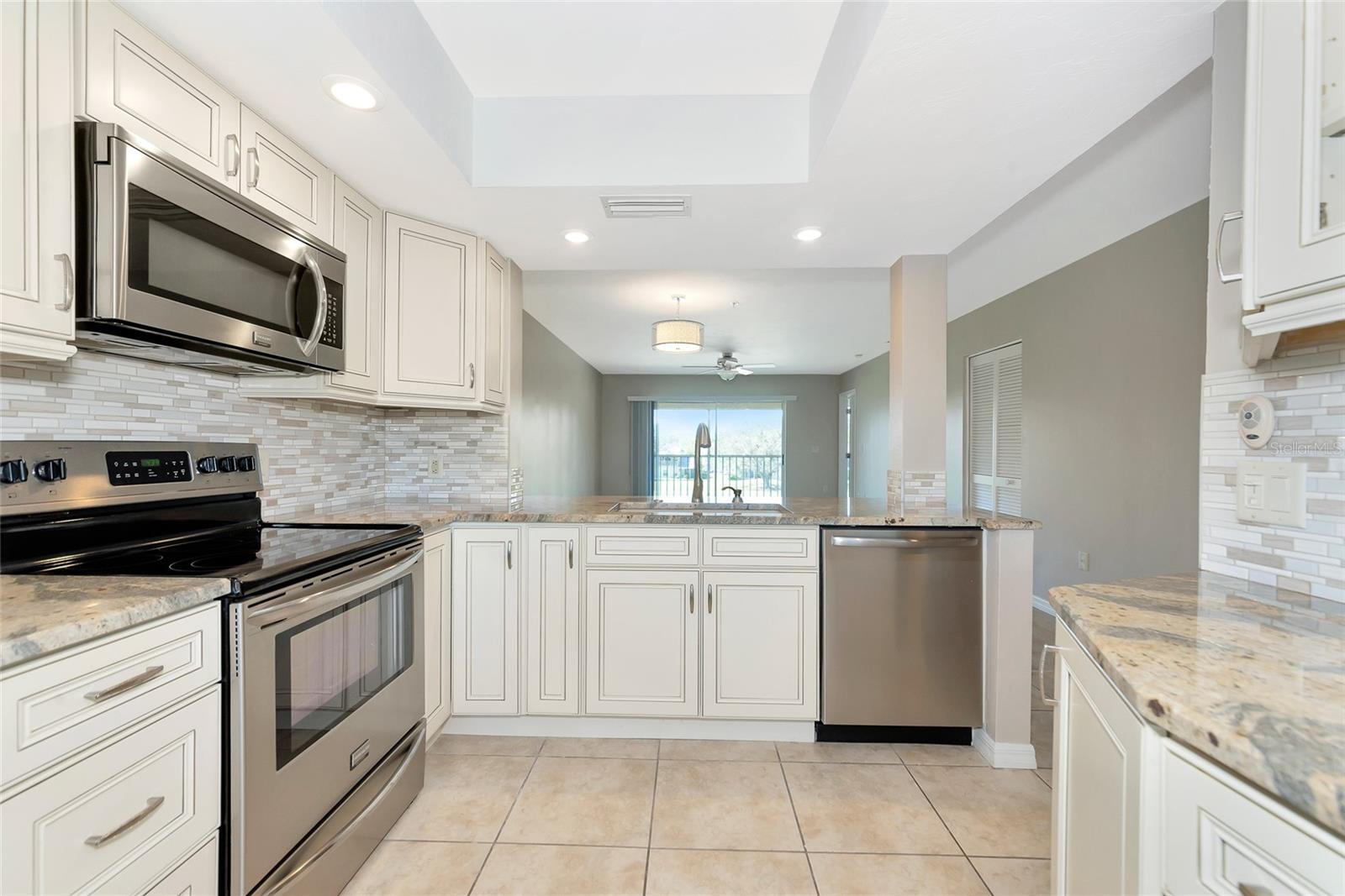 6503 STONE RIVER RD #305, BRADENTON, FL, 34203