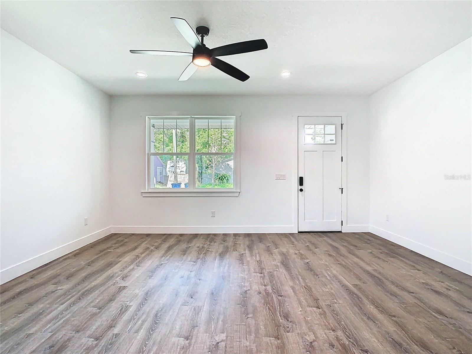 8111 N EDISON AVE, TAMPA, FL, 33604