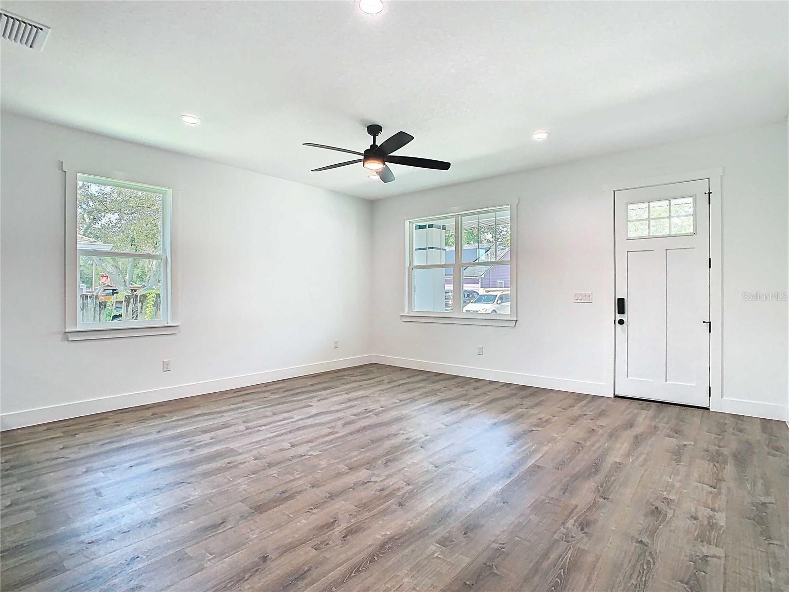 8111 N EDISON AVE, TAMPA, FL, 33604