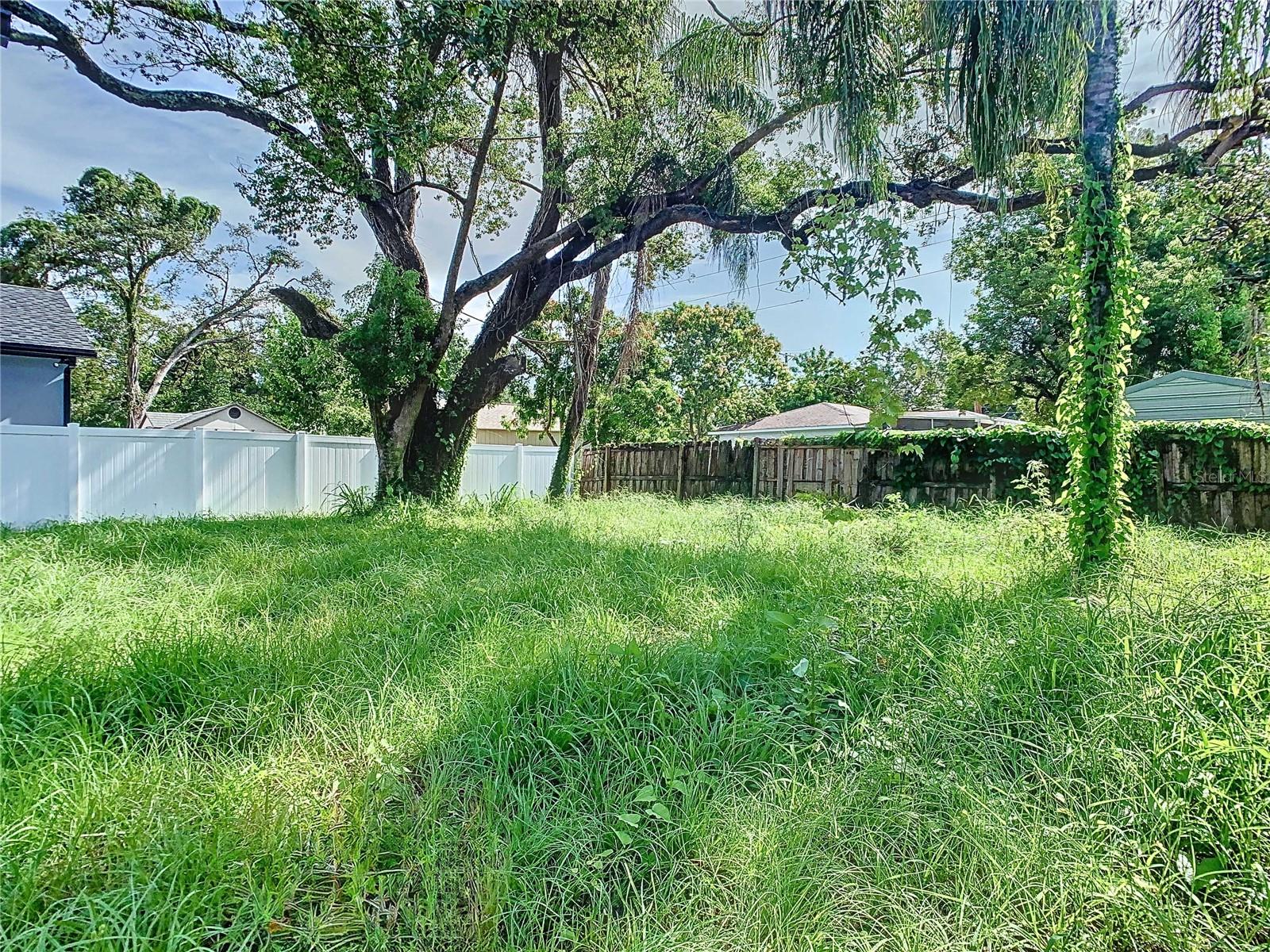 8111 N EDISON AVE, TAMPA, FL, 33604